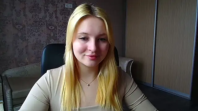 Snapshot of Milka_kiss_ chatting on 04/23/26, 10:03 Milka kiss online show from 04/23/26, 10:03
