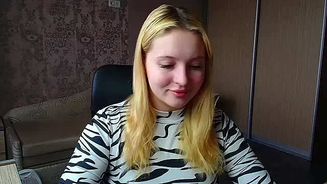 Snapshot of Milka_kiss_ chatting on 04/27/26, 10:57 Milka kiss online show from 04/27/26, 10:57