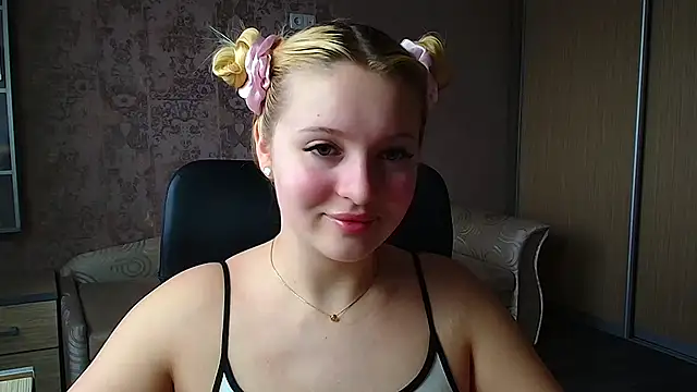 Snapshot of Milka_kiss_ chatting on 05/01/26, 08:41 Milka kiss online show from 05/01/26, 08:41
