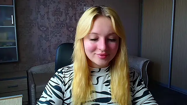 Snapshot of Milka_kiss_ chatting on 05/08/26, 08:19 Milka kiss online show from 05/08/26, 08:19