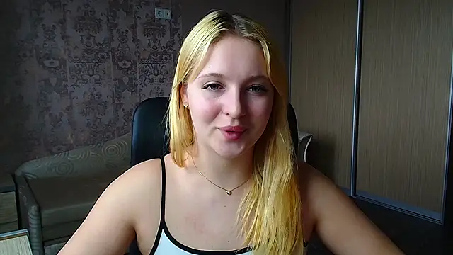Snapshot of Milka_kiss_ chatting on 05/13/26, 11:29 Milka kiss online show from 05/13/26, 11:29