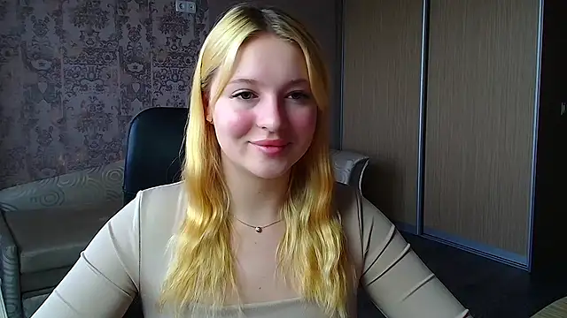 Snapshot of Milka_kiss_ chatting on 05/18/26, 06:19 Milka kiss online show from 05/18/26, 06:19