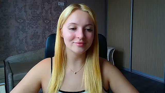 Snapshot of Milka_kiss_ chatting on 06/03/26, 12:08 Milka kiss online show from 06/03/26, 12:08