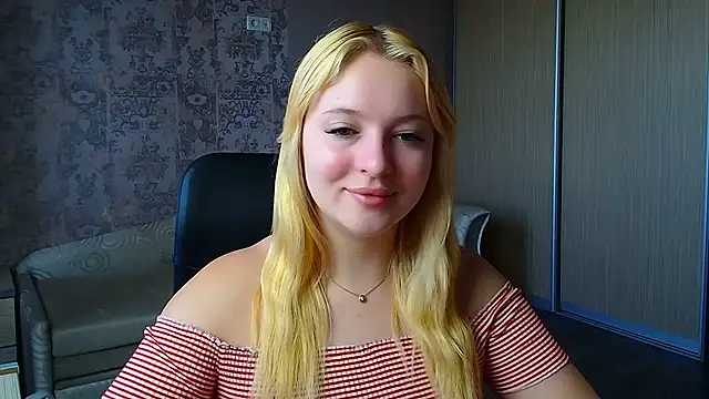 Snapshot of Milka_kiss_ chatting on 06/12/26, 05:50 Milka kiss online show from 06/12/26, 05:50