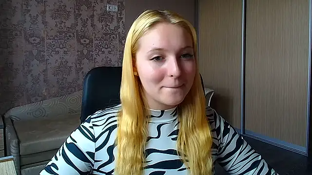 Snapshot of Milka_kiss_ chatting on 06/20/26, 01:14 Milka kiss online show from 06/20/26, 01:14