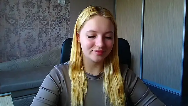 Snapshot of Milka_kiss_ chatting on 06/27/26, 07:24 Milka kiss online show from 06/27/26, 07:24