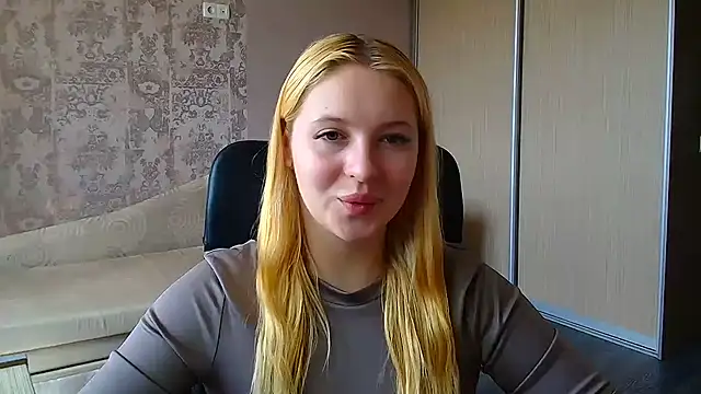 Snapshot of Milka_kiss_ chatting on 06/27/26, 12:22 Milka kiss online show from 06/27/26, 12:22