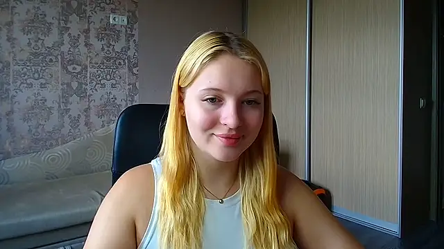 Snapshot of Milka_kiss_ chatting on 07/09/26, 10:08 Milka kiss online show from 07/09/26, 10:08