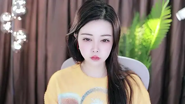 Qiaoqiao  online show from 02/01/25, 10:15