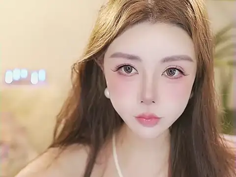 Snapshot of Qiaoqiao_ chatting on 06/25/26, 04:00 Qiaoqiao online show from 06/25/26, 04:00