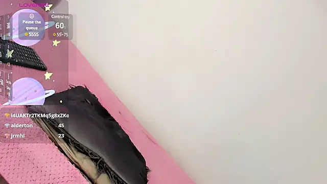 Snapshot of Danielysvalen chatting on 02/16/25, 08:21 Danielysvalen online show from 02/16/25, 08:21