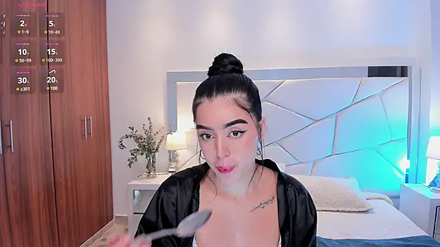 zoee jackson online show from 03/12/25, 10:39