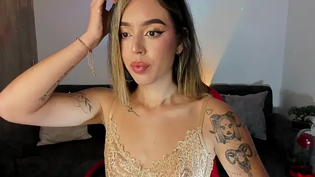 zoee jackson online show from 10/19/25, 03:51