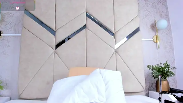 LilitRobins online show from 09/26/25, 10:14