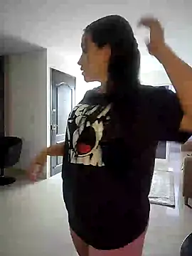 Snapshot of Naty_Santos chatting on 02/03/25, 08:03 Naty Santos online show from 02/03/25, 08:03