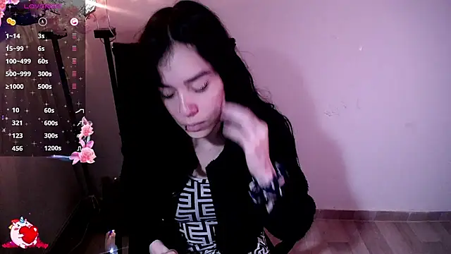 Snapshot of katty_8 chatting on 11/14/25, 02:10 katty 8 online show from 11/14/25, 02:10