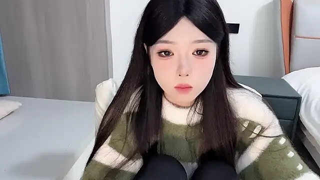 Snapshot of Q-ing chatting on 01/07/25, 01:46 Q-ing online show from 01/07/25, 01:46