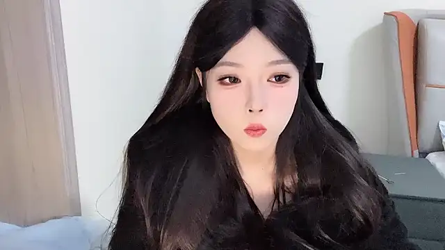 Snapshot of Q-ing chatting on 01/25/25, 11:00 Q-ing online show from 01/25/25, 11:00