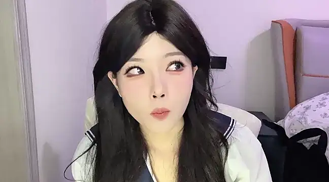 Snapshot of Q-ing chatting on 03/04/25, 07:41 Q-ing online show from 03/04/25, 07:41