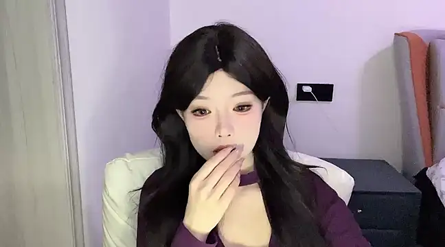 Snapshot of Q-ing chatting on 03/06/25, 07:36 Q-ing online show from 03/06/25, 07:36