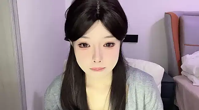 Snapshot of Q-ing chatting on 03/18/25, 05:42 Q-ing online show from 03/18/25, 05:42