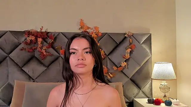 Luisa0110 online show from 11/01/25, 07:05