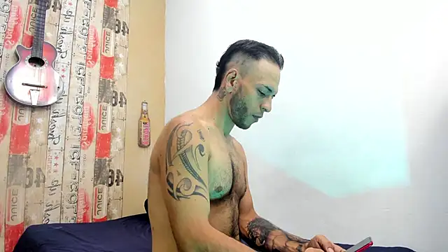 Snapshot of Andrey_u92 chatting on 02/16/25, 04:09 Andrey u92 online show from 02/16/25, 04:09