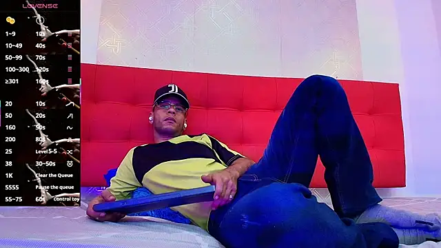 Snapshot of Andrey_u92 chatting on 10/17/25, 09:17 Andrey u92 online show from 10/17/25, 09:17