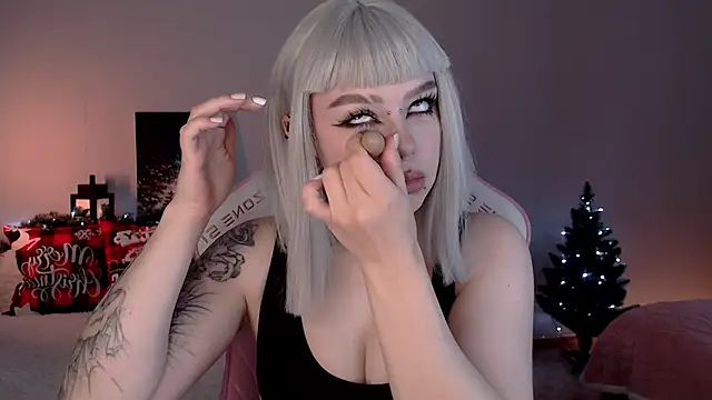 Snapshot of meowceline chatting on 11/24/25, 07:30 meowceline online show from 11/24/25, 07:30