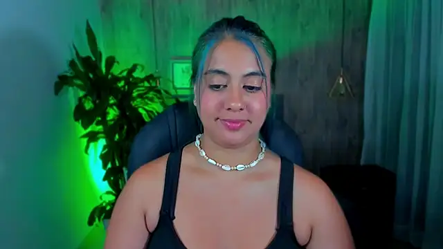 Snapshot of Xisu_ chatting on 01/14/25, 06:24 Xisu online show from 01/14/25, 06:24