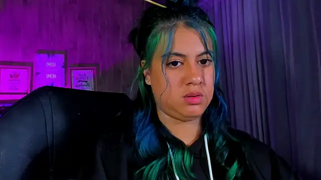 Snapshot of Xisu_ chatting on 01/15/25, 10:06 Xisu online show from 01/15/25, 10:06