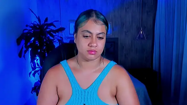 Snapshot of Xisu_ chatting on 01/24/25, 04:05 Xisu online show from 01/24/25, 04:05