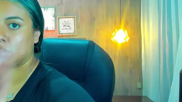 Snapshot of Xisu_ chatting on 01/31/25, 04:03 Xisu online show from 01/31/25, 04:03