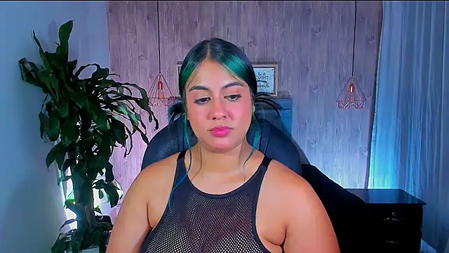 Snapshot of Xisu_ chatting on 02/08/25, 06:43 Xisu online show from 02/08/25, 06:43