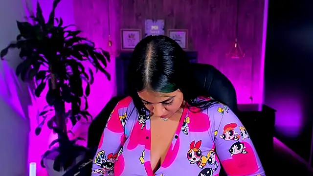 Snapshot of Xisu_ chatting on 02/19/25, 10:01 Xisu online show from 02/19/25, 10:01