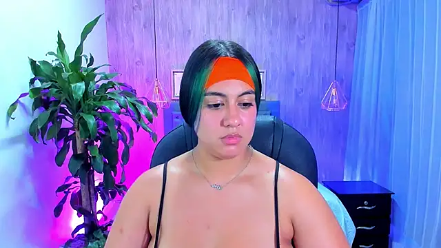 Snapshot of Xisu_ chatting on 02/22/25, 03:45 Xisu online show from 02/22/25, 03:45