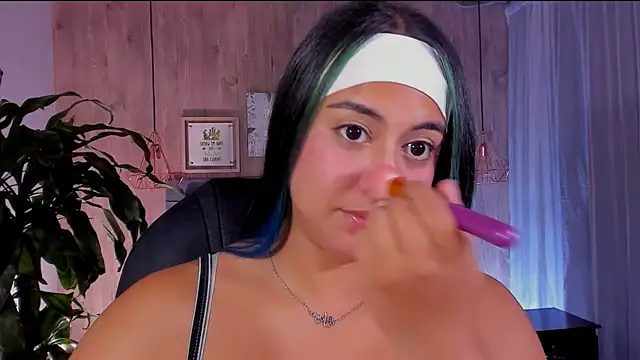 Snapshot of Xisu_ chatting on 02/23/25, 02:51 Xisu online show from 02/23/25, 02:51