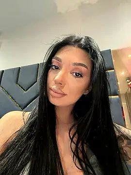 Snapshot of amirahylerr chatting on 01/08/26, 08:11 amirahylerr online show from 01/08/26, 08:11