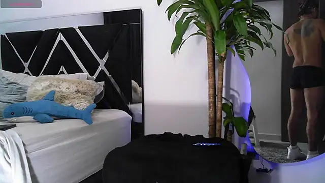 LeooBigBoy online show from 02/21/25, 04:18