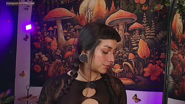 6Briela9  online show from 04/28/26, 01:59