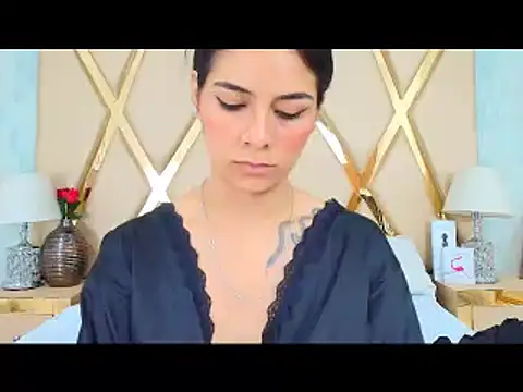 Snapshot of NicoleEsposito chatting on 03/06/25, 10:09 NicoleEsposito online show from 03/06/25, 10:09