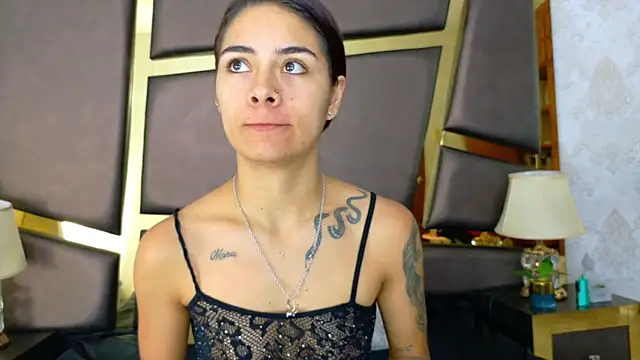 Snapshot of NicoleEsposito chatting on 10/15/25, 12:38 NicoleEsposito online show from 10/15/25, 12:38