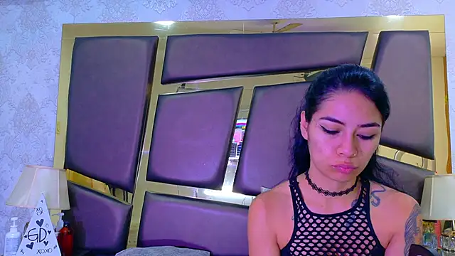 NicoleEsposito online show from 04/20/26, 12:41