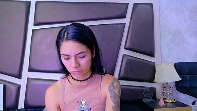 Snapshot of NicoleEsposito chatting on 06/17/26, 01:01 NicoleEsposito online show from 06/17/26, 01:01