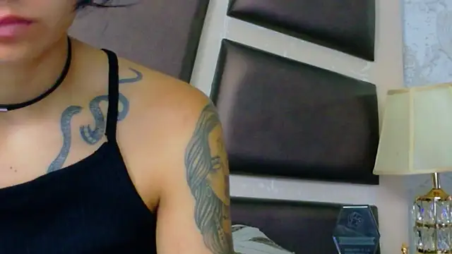 Snapshot of NicoleEsposito chatting on 07/04/26, 12:55 NicoleEsposito online show from 07/04/26, 12:55