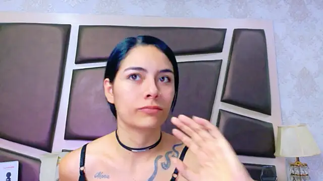 Snapshot of NicoleEsposito chatting on 07/11/26, 12:52 NicoleEsposito online show from 07/11/26, 12:52