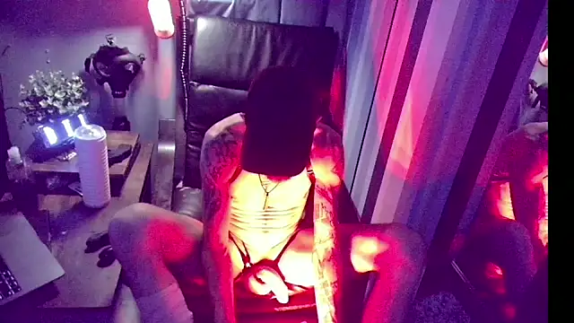 Snapshot of HandyBro chatting on 02/08/26, 05:11 HandyBro online show from 02/08/26, 05:11