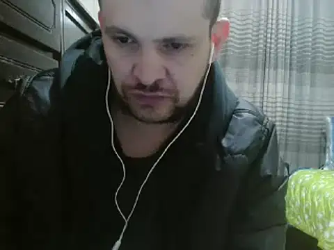 Snapshot of camiloking1720 chatting on 01/19/25, 09:13 camiloking1720 online show from 01/19/25, 09:13