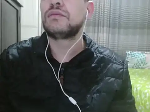 Snapshot of camiloking1720 chatting on 01/20/25, 07:15 camiloking1720 online show from 01/20/25, 07:15