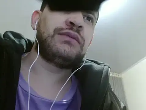 Snapshot of camiloking1720 chatting on 01/30/25, 09:58 camiloking1720 online show from 01/30/25, 09:58